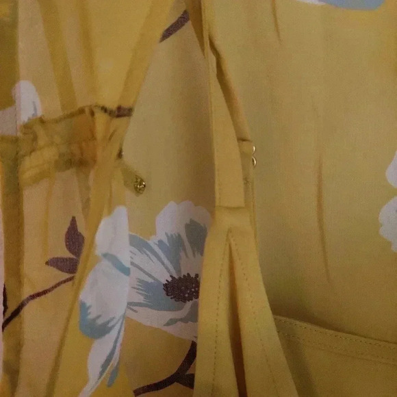 CAbi yellow floral blouse style 3782 Dazzle Peplum Style Lined Top size XS - Picture 5 of 7